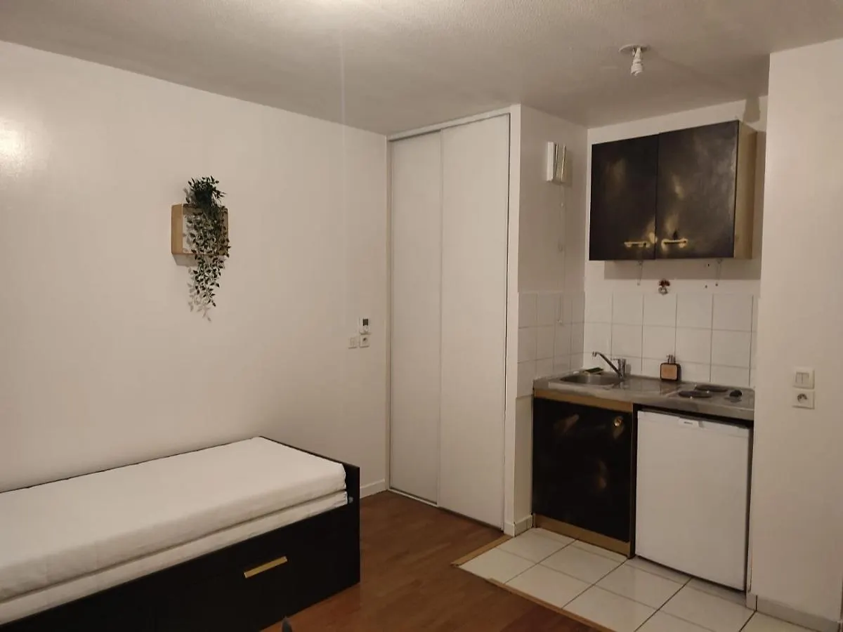 Appartement Chaleureux studio Kaïs à Bron